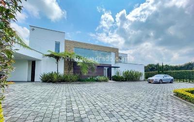 Casa de 5 alcobas en arriendo en Llanogrande, Rionegro, 560 m² · foto 7 de 8