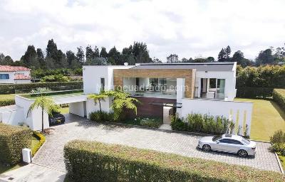 Casa de 5 alcobas en arriendo en Llanogrande, Rionegro, 560 m² · foto 8 de 8