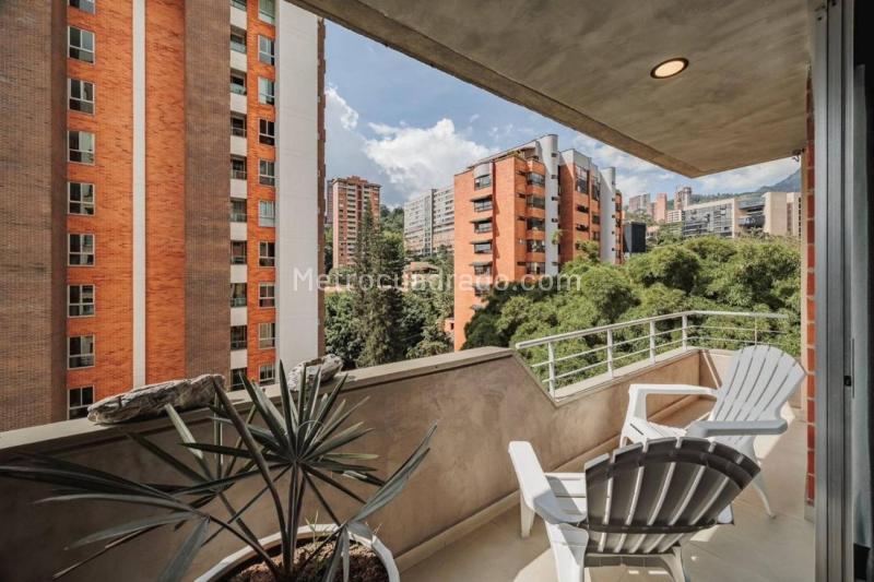 Apartamento Moderno de 3 Alcobas con Balcón en Lalinde