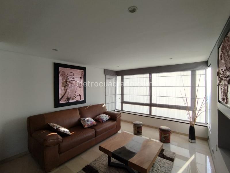 Furnished Duplex 3BR Apartment with Modern Finishes in Altos del Poblado - 8