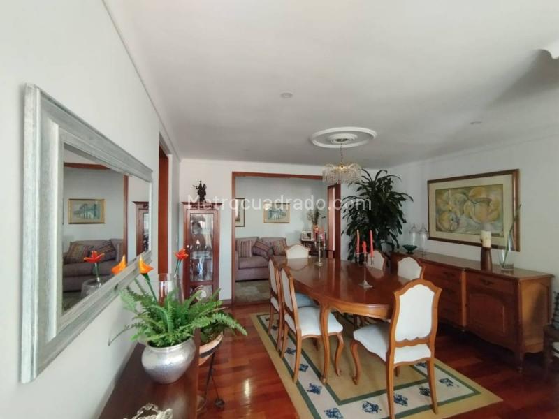 Apartamento Amplio de 3 Alcobas con 4 Baños en Milla de Oro - 6