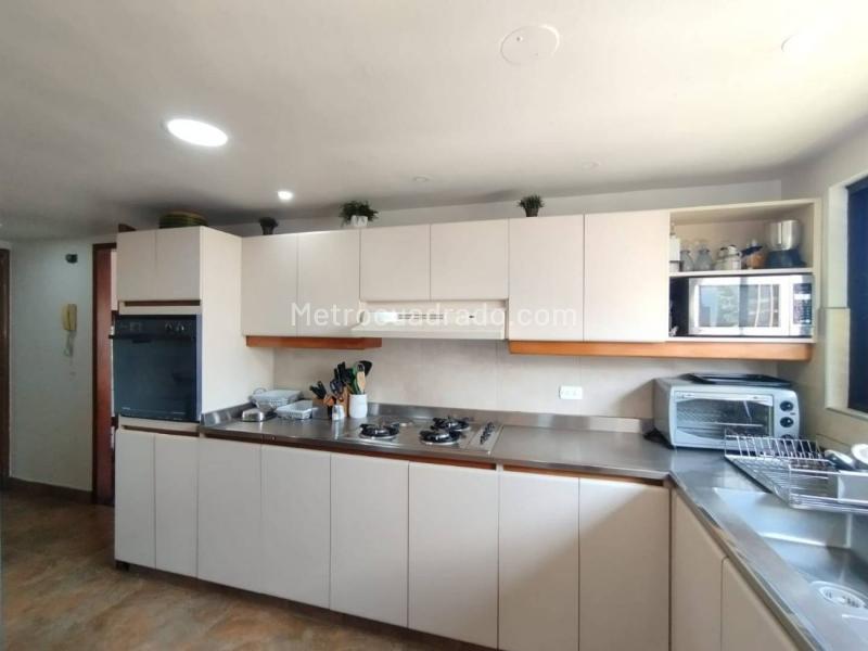 Apartamento Amplio de 3 Alcobas con 4 Baños en Milla de Oro - 7