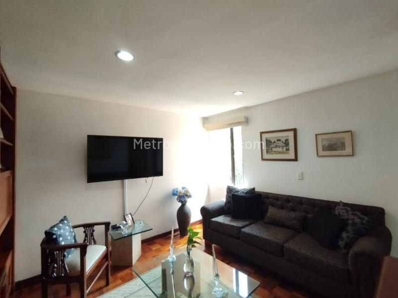 Apartamento Amplio de 3 Alcobas con 4 Baños en Milla de Oro - 9
