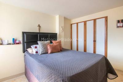 Apartamento en venta en La Castellana, Medellín · foto 8 de 11