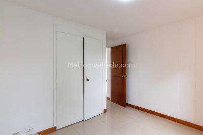 Apartamento de 3 alcobas en venta en La Inferior, Medellín, 87 m² · foto 3 de 11