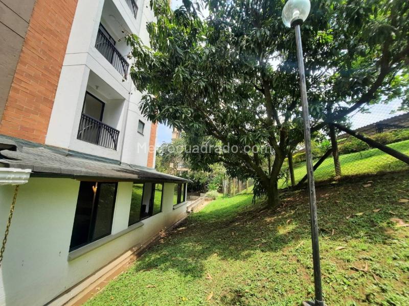 Apartamento Amoblado Cómodo de 2 Alcobas en Loma de San Julián - 2