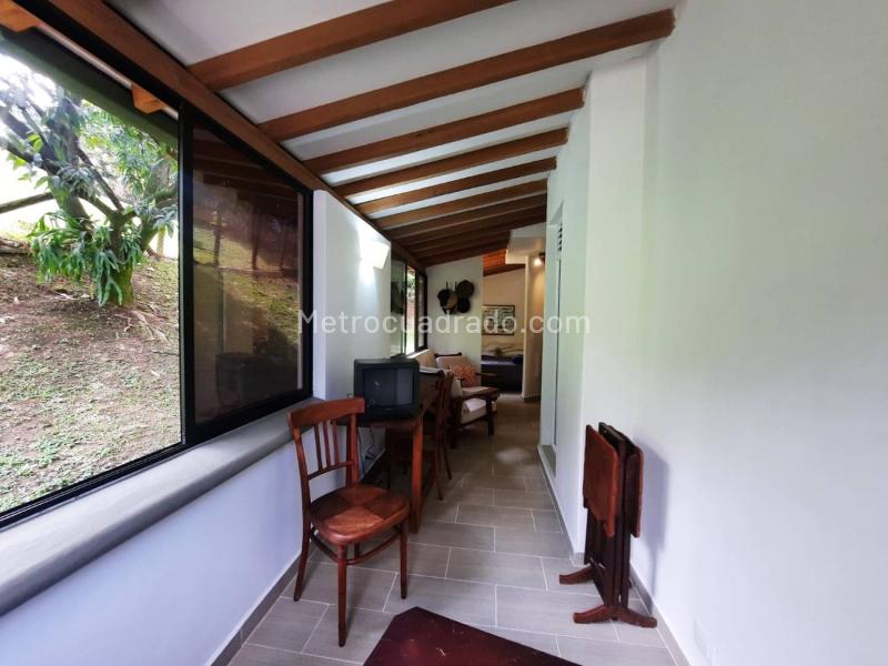 Apartamento Amoblado Cómodo de 2 Alcobas en Loma de San Julián - 5