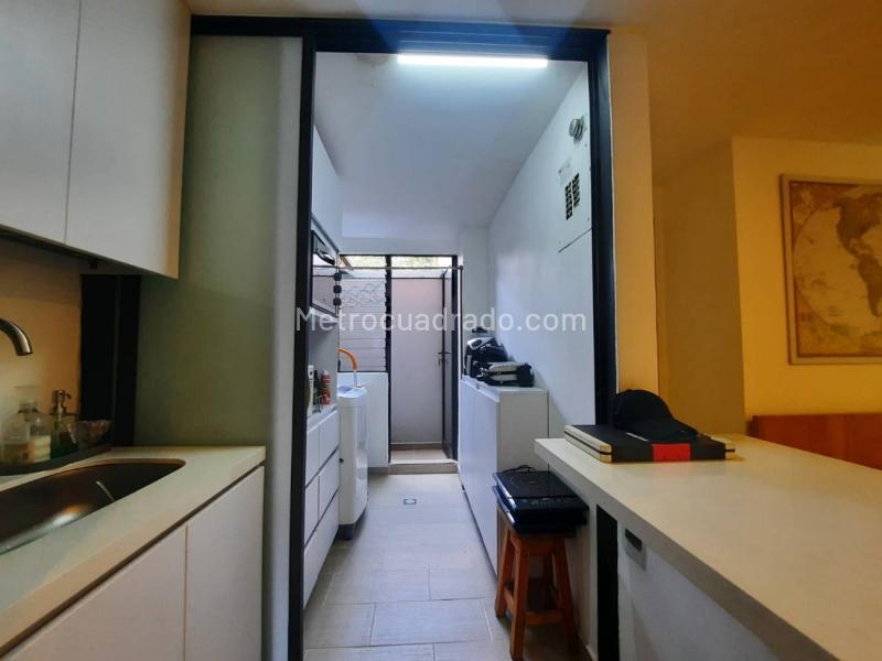 Apartamento Amoblado Cómodo de 2 Alcobas en Loma de San Julián - 9