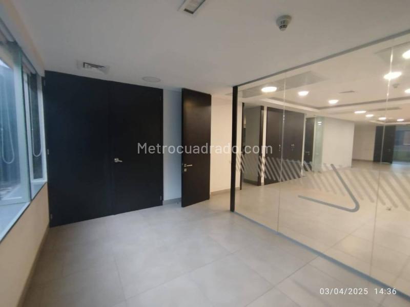 Oficina en Arriendo, Milla De Oro, Medellín - Vista 2