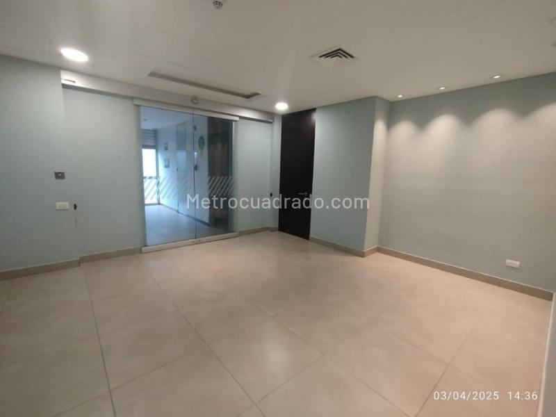 Oficina en Arriendo, Milla De Oro, Medellín - Más