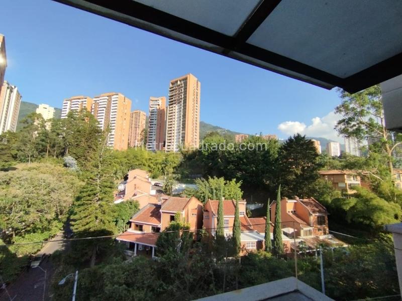 Luxurious 3BR Duplex Apartment in Altos Del Poblado