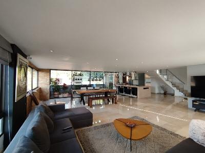 Apartamento de 3 alcobas en arriendo en Altos Del Poblado, Medellín, 315 m² · foto 6 de 19