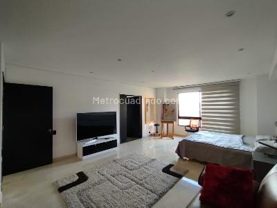 Apartamento de 3 alcobas en arriendo en Altos Del Poblado, Medellín, 315 m² · foto 9 de 19