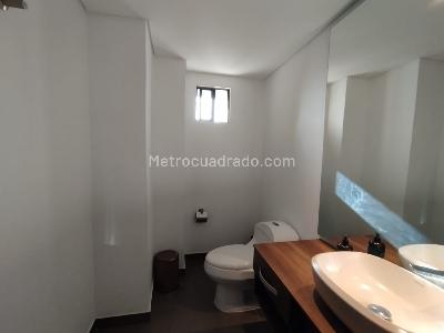 Apartamento de 3 alcobas en arriendo en Altos Del Poblado, Medellín, 315 m² · foto 19 de 19