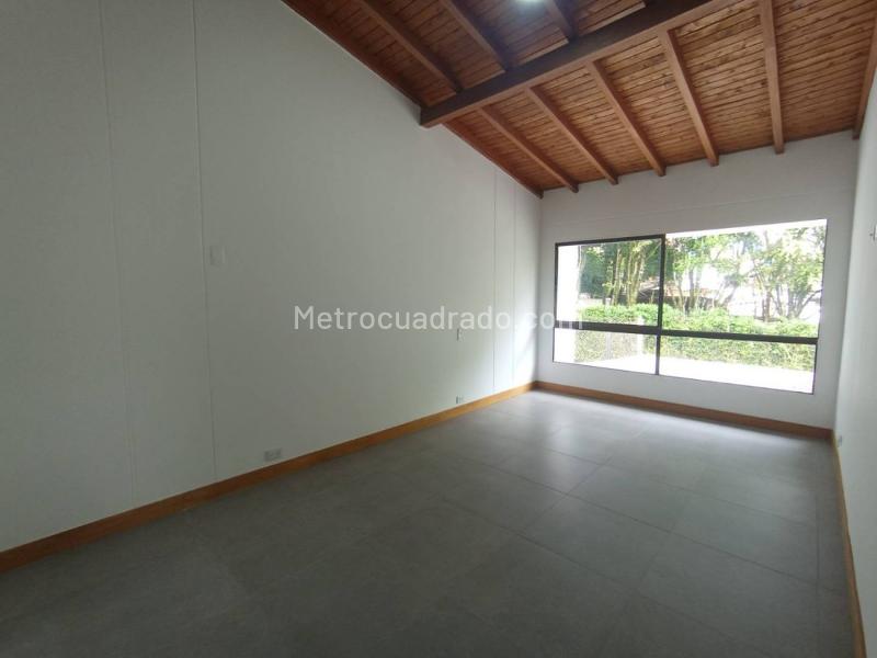 Casa Cómoda de 3 Alcobas y 4 Baños en San Lucas - 9