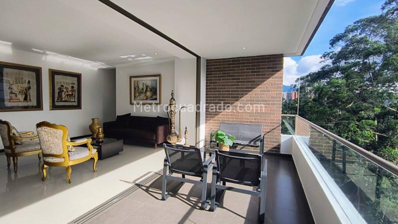 Apartamento Amoblado de 3 Alcobas con Vista a la Ciudad en Las Lomas 2 - 4