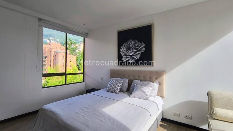 Apartamento Amoblado de 3 Alcobas con Vista a la Ciudad en Las Lomas 2 - 8