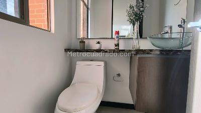 Apartamento de 3 alcobas en arriendo en Las Lomas 2, Medellín, 157 m² · foto 17 de 20