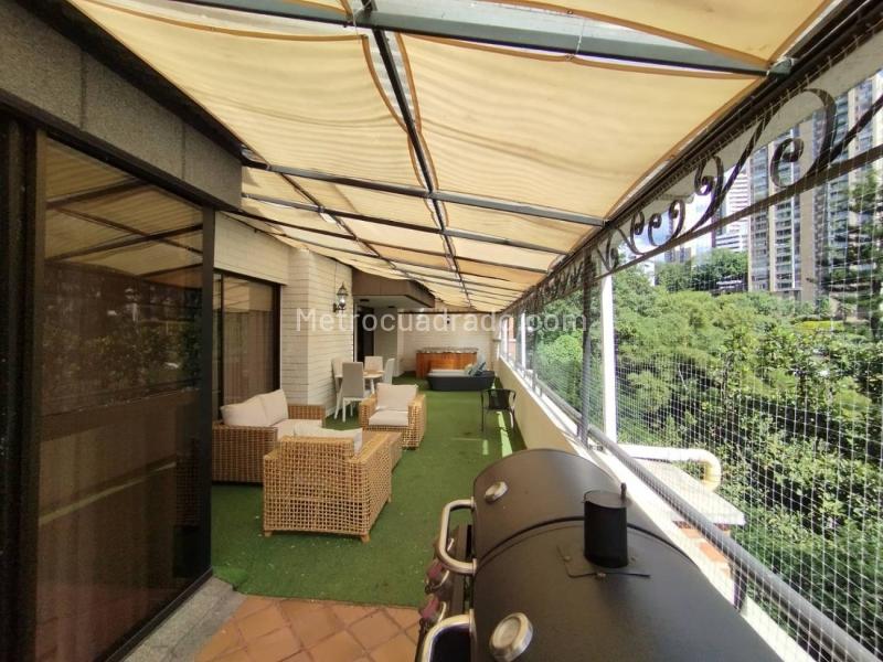Exclusive 4BR Apartment with Terrace in San Lucas - 2