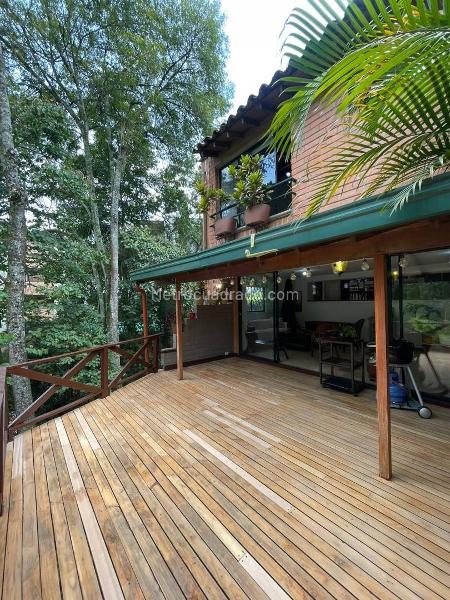 Casa Familiar de 4 Alcobas con Deck en El Poblado - 3