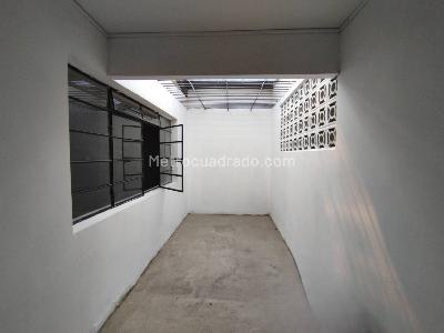 Casa de 4 alcobas en arriendo en Manila, Medellín, 200 m² · foto 11 de 17