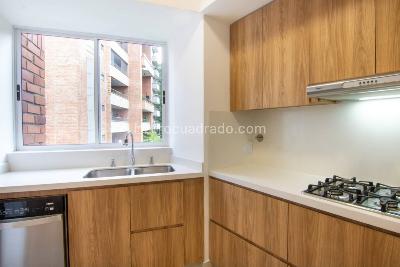 Apartamento en arriendo en El Tesoro, Medellín · foto 14 de 18