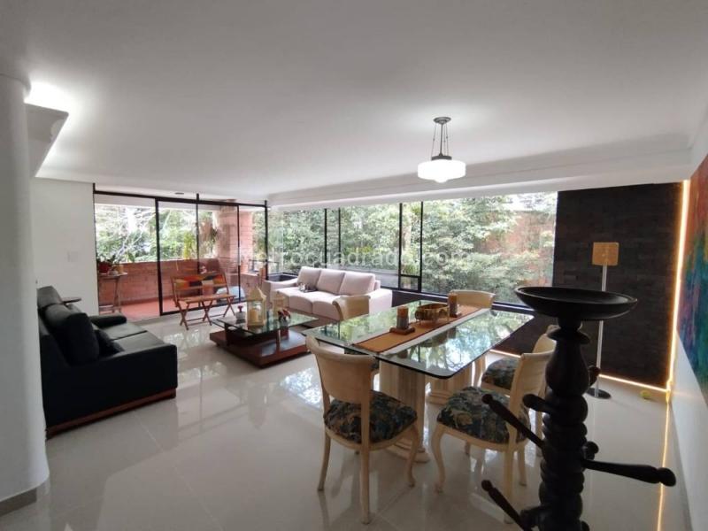 Apartamento Amplio de 3 Alcobas en Las Lomas 1 - 4