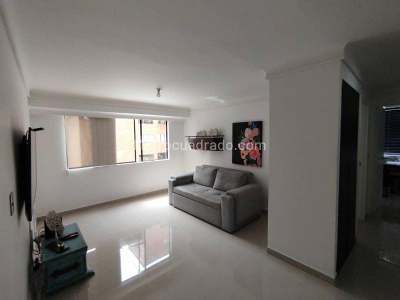 Apartamento Amplio de 3 Alcobas en Las Lomas 1 - 8