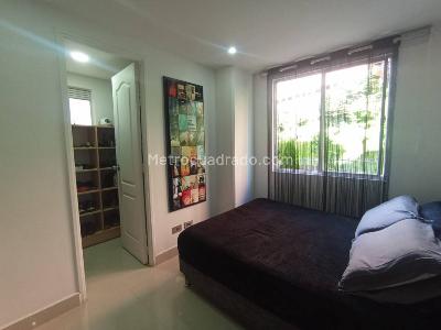 Apartaestudio en arriendo en Loma Del Indio, Medellín, 61 m² · foto 8 de 14