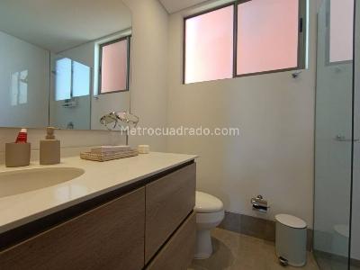 Apartamento de 1 alcoba en arriendo en El Poblado, Medellín, 96 m² · foto 17 de 19