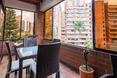 Apartamento de 3 alcobas en venta en Loma De Los Gonzalez, Medellín, 256 m² · foto 2 de 7
