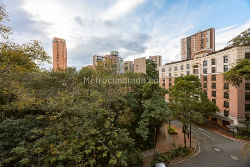 Modern 2BR Furnished Apartment in Provenza