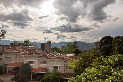 Casa de 4 alcobas en venta en El Tesoro, Medellín, 345 m² · foto 11 de 16