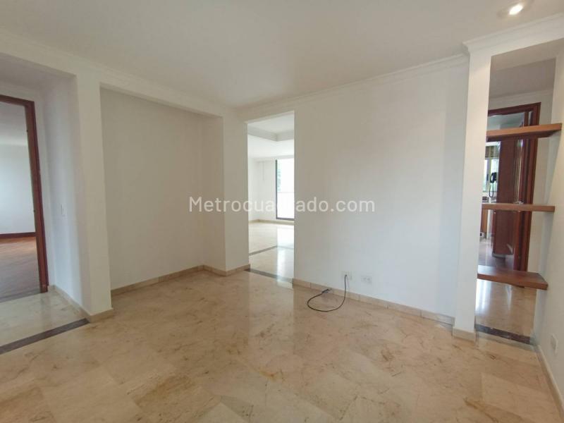 Comfortable 2BR Apartment with Panoramic View in Las Lomas - 9