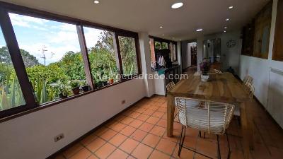 Casa de 3 alcobas en arriendo en Los Balsos, Medellín, 2000 m² · foto 3 de 7
