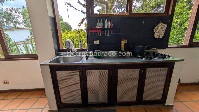 Casa de 3 alcobas en arriendo en Los Balsos, Medellín, 2000 m² · foto 5 de 7