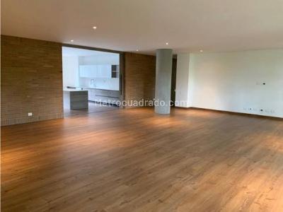 Apartamento de 3 alcobas en venta en San Lucas, Medellín, 335 m² · foto 3 de 19