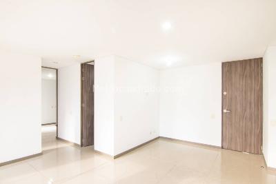Apartamento de 2 alcobas en venta en Pilsen, Itagüí, 62 m² · foto 2 de 10