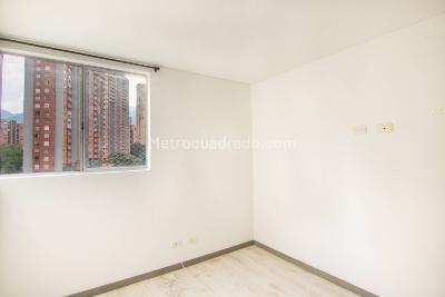 Apartamento de 2 alcobas en venta en Pilsen, Itagüí, 62 m² · foto 4 de 10