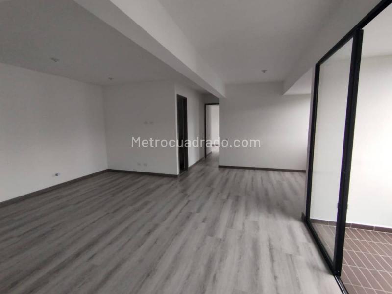 Apartamento Nuevo de 2 Alcobas en El Poblado con 3 Baños y Balcón Panorámico - 5