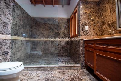 Casa de 4 alcobas en venta en La Calera, Medellín · foto 9 de 20