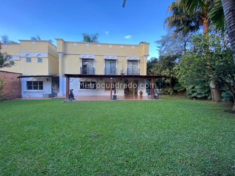 Spectacular 4BR House with Jacuzzi in El Poblado - 2