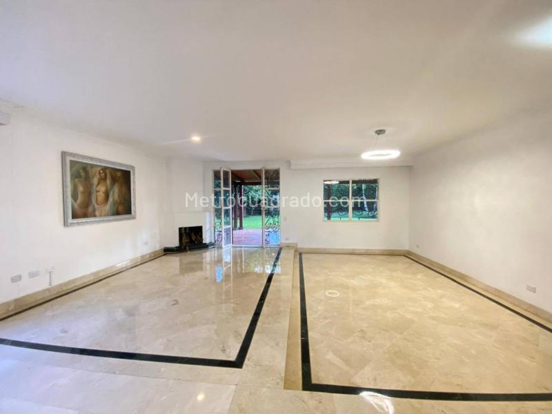 Spectacular 4BR House with Jacuzzi in El Poblado - 3