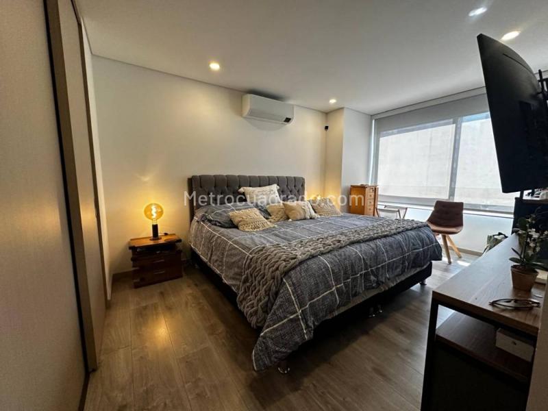 Apartamento Moderno de 3 Alcobas en Altos del Poblado - 9