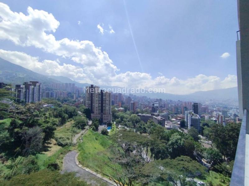 Apartamento Dúplex de 1 Alcoba con Estilo en Altos del Poblado