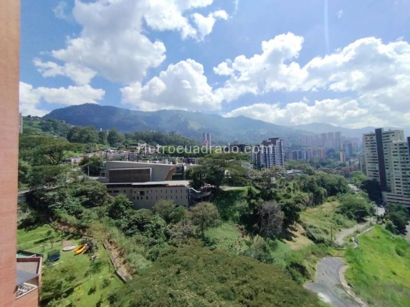 Stylish 1BR Duplex Apartment in Altos Del Poblado - 2