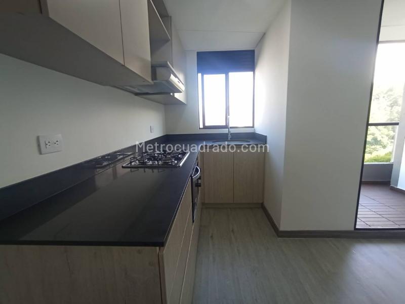Apartamento Nuevo de 3 Alcobas con Vista Panorámica a Montañas en El Poblado - 4