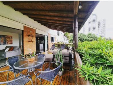 Casa de 3 alcobas en arriendo en San Lucas, Medellín, 200 m² · foto 2 de 10