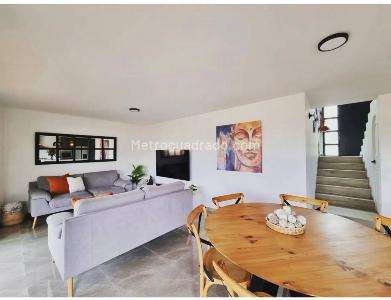 Casa de 3 alcobas en arriendo en San Lucas, Medellín, 200 m² · foto 5 de 10