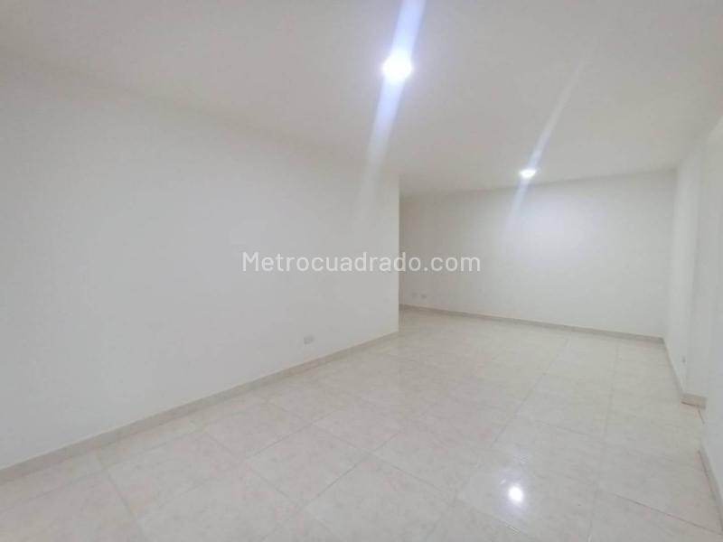 Apartamento Cómodo de 3 Alcobas en Loma de San Julián - 3